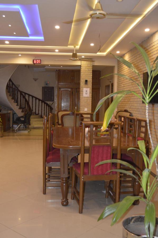 New Shelton Guest House 伊斯兰堡 外观 照片