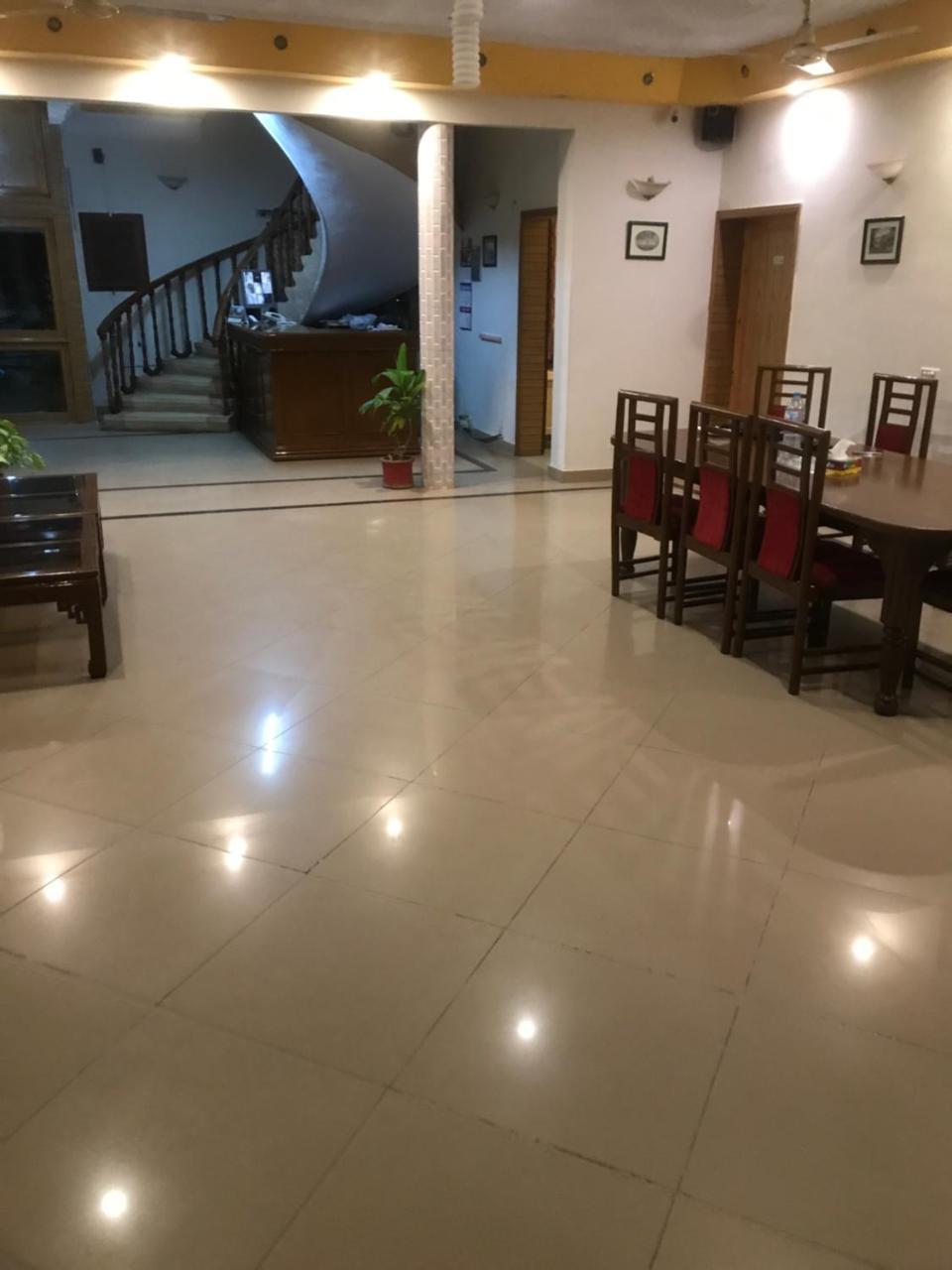 New Shelton Guest House 伊斯兰堡 外观 照片