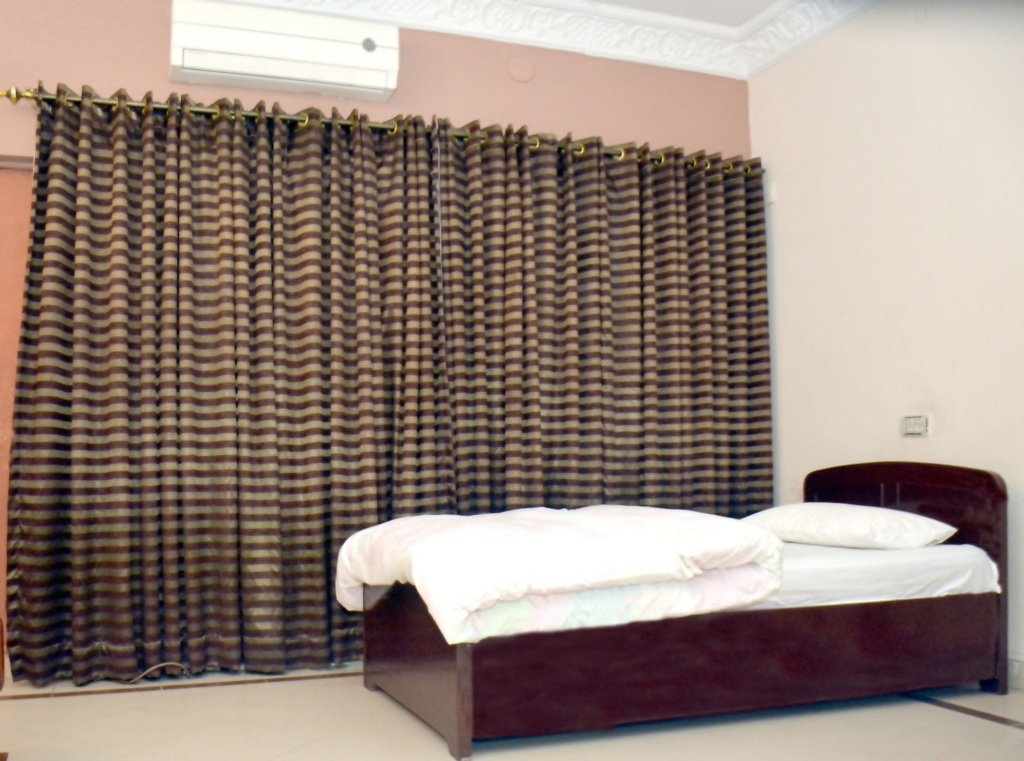 New Shelton Guest House 伊斯兰堡 外观 照片